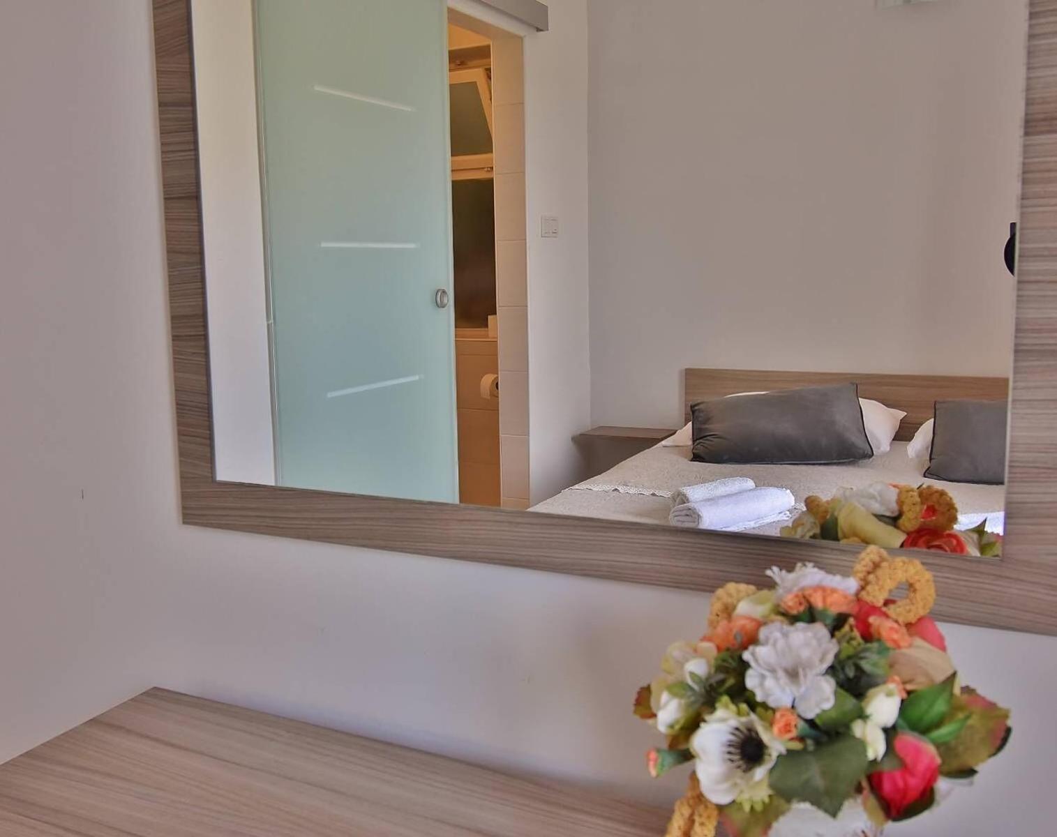 Apartments Ruzica Banjol Extérieur photo